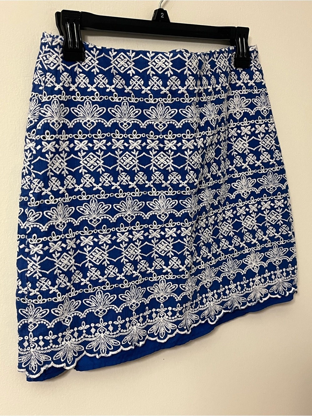 Loft Blue and White Embroidered Textured Pattern Skirt Size 8